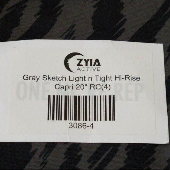 NWT Zyia Active Womens Gray Sketch Light N Tight Hi Rise Capris Size 4 - Picture 5 of 5